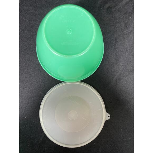 Vintage Tupperware Bundle, Grater, Crisp It Container & Colander, Jadeite Green - Picture 3 of 8